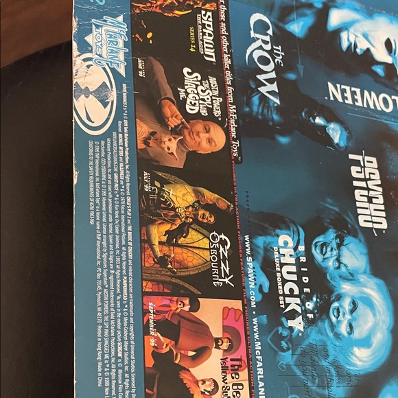 Child's Play Chucky Action Figure with Blue Overalls - Picture 8 of 12